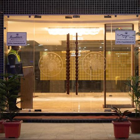 Mayur Hotel Nuova Delhi Esterno foto
