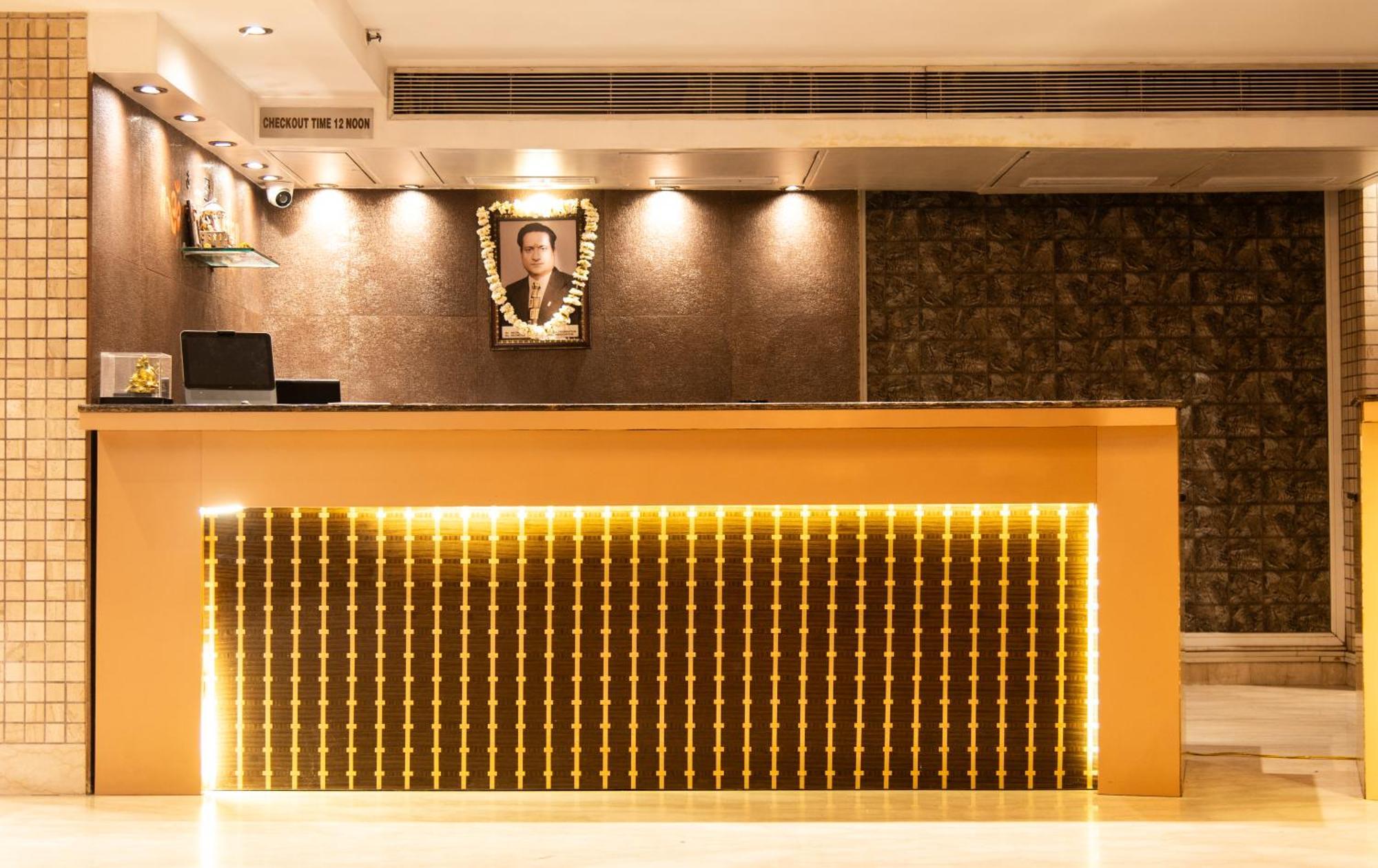 Mayur Hotel Nuova Delhi Esterno foto