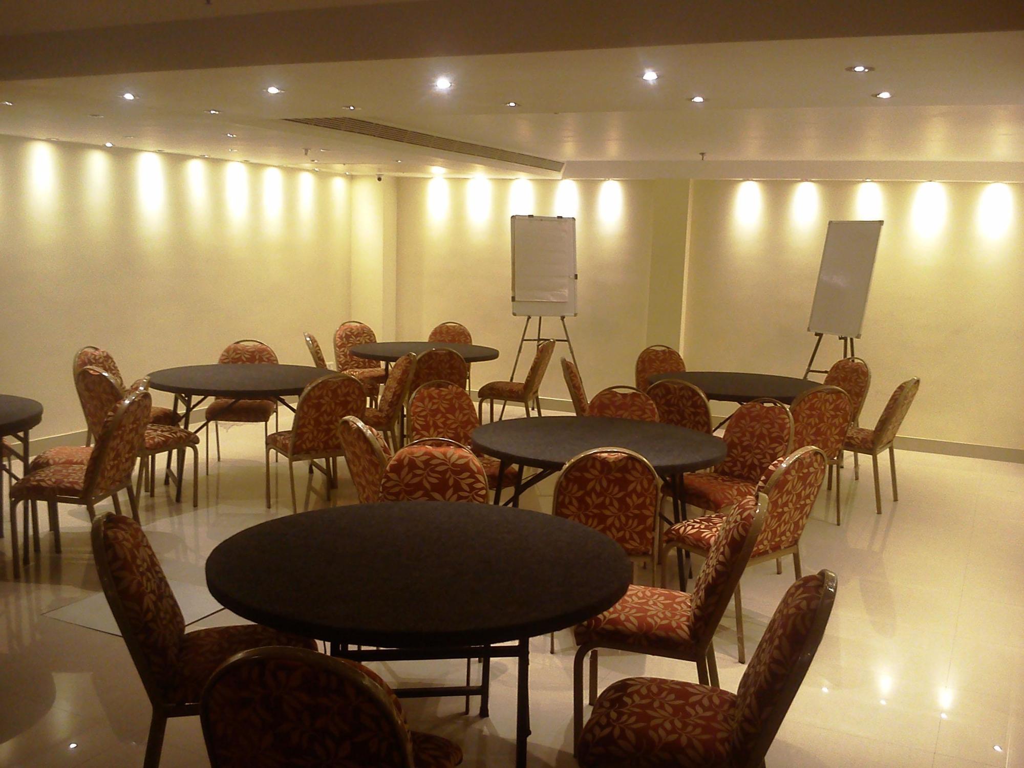 Mayur Hotel Nuova Delhi Esterno foto