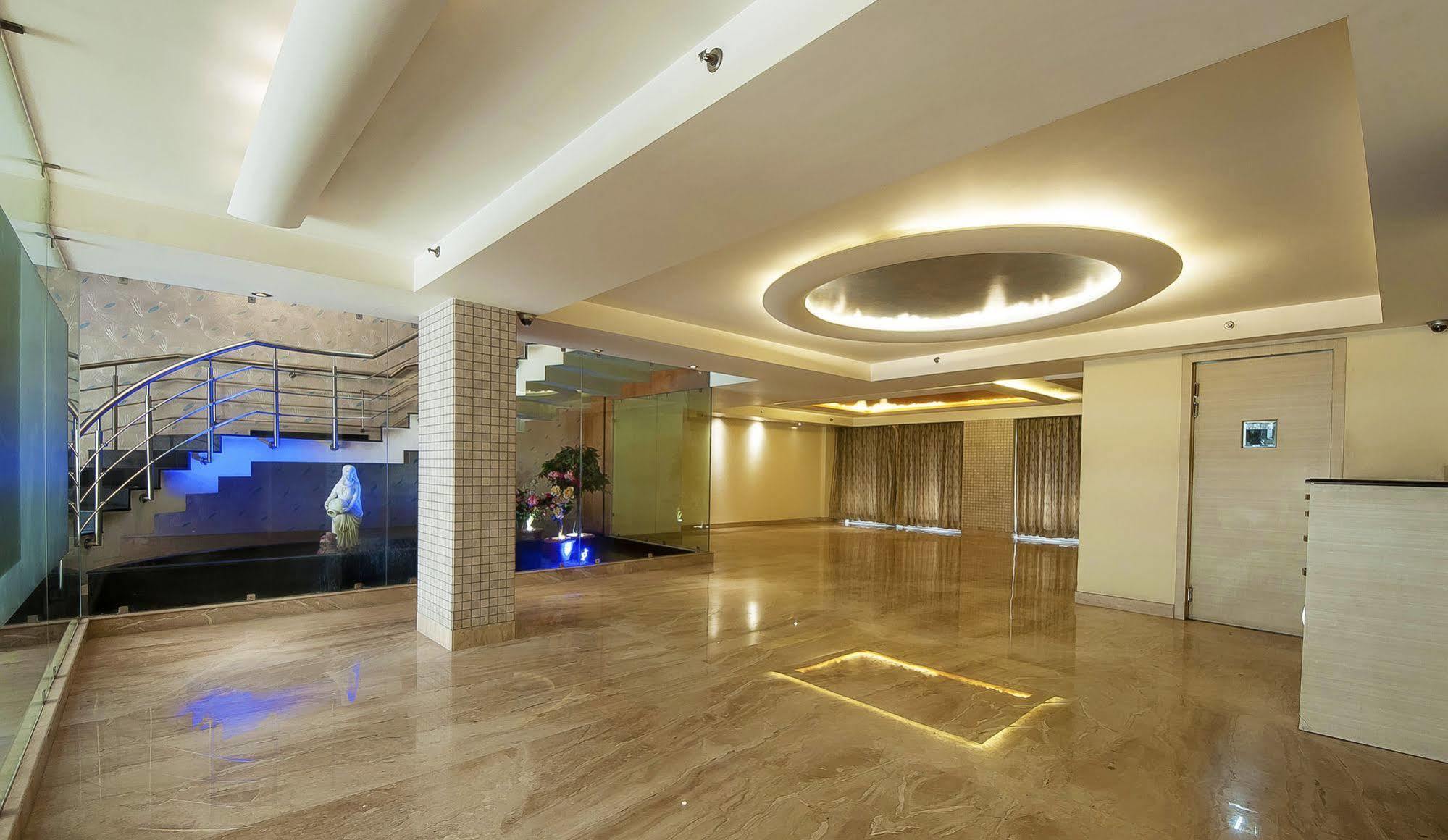 Mayur Hotel Nuova Delhi Esterno foto