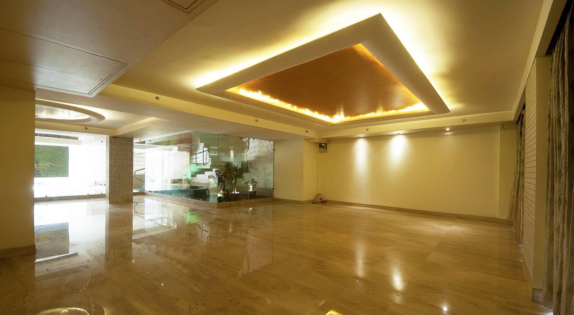 Mayur Hotel Nuova Delhi Esterno foto