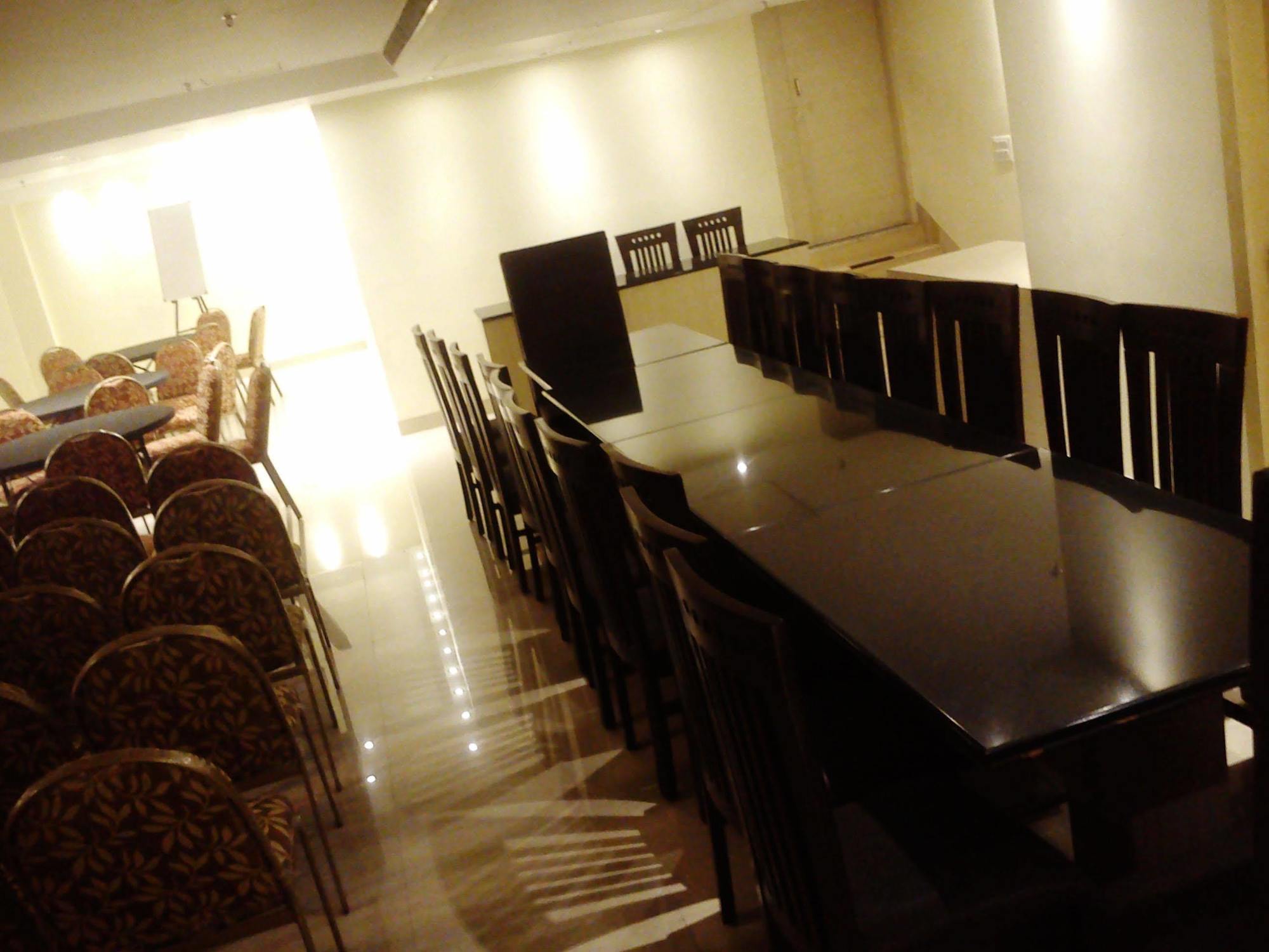 Mayur Hotel Nuova Delhi Esterno foto