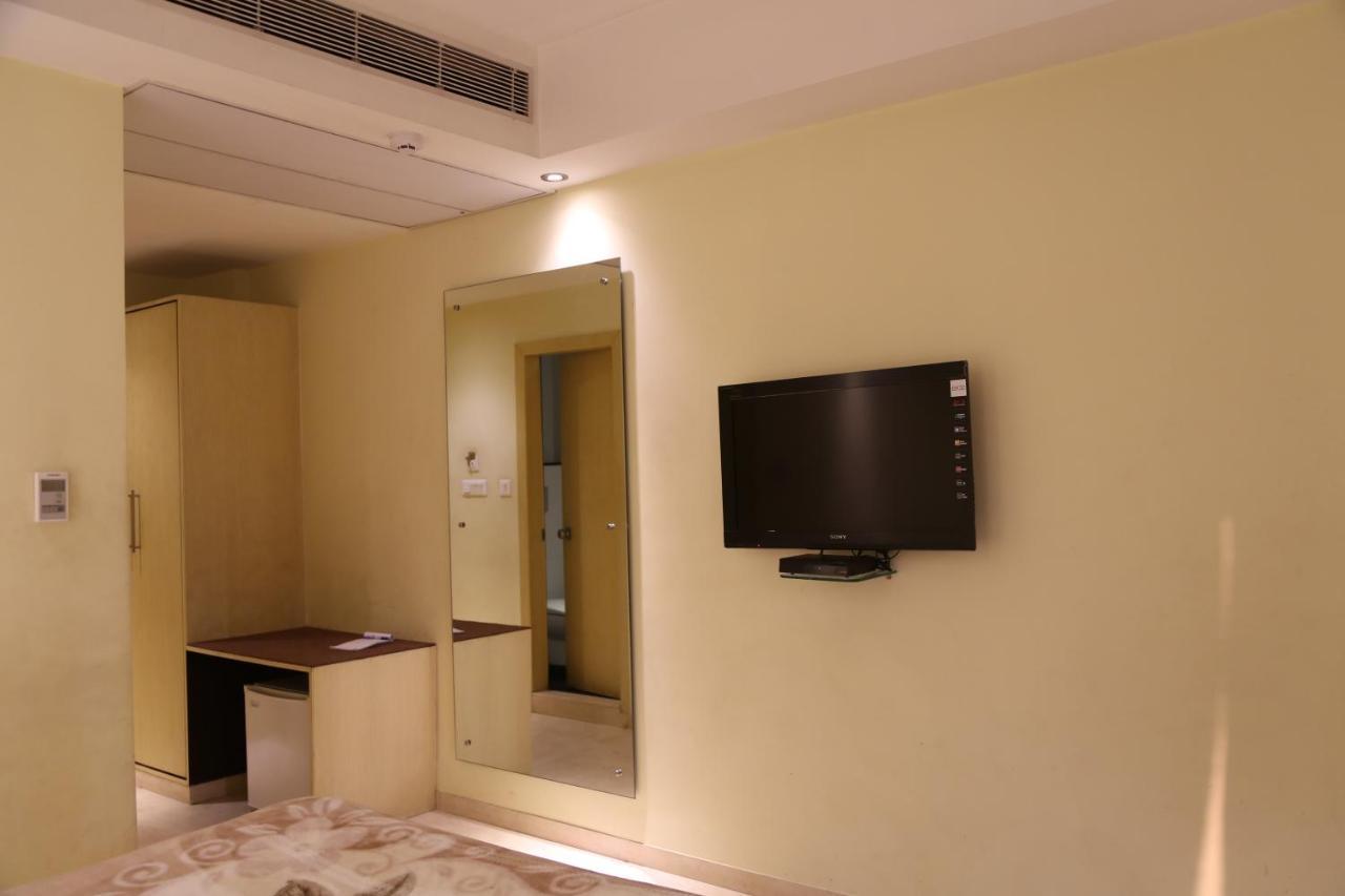 Mayur Hotel Nuova Delhi Esterno foto